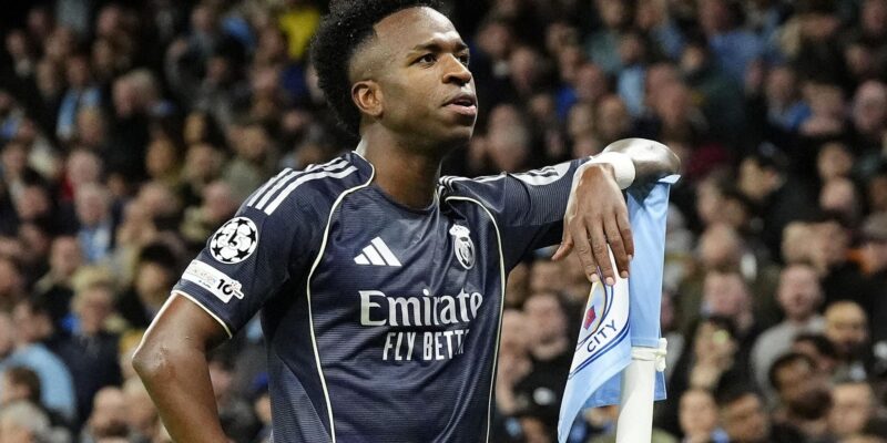 Kèo cầu thủ an toàn cho tiền vệ Brazil 