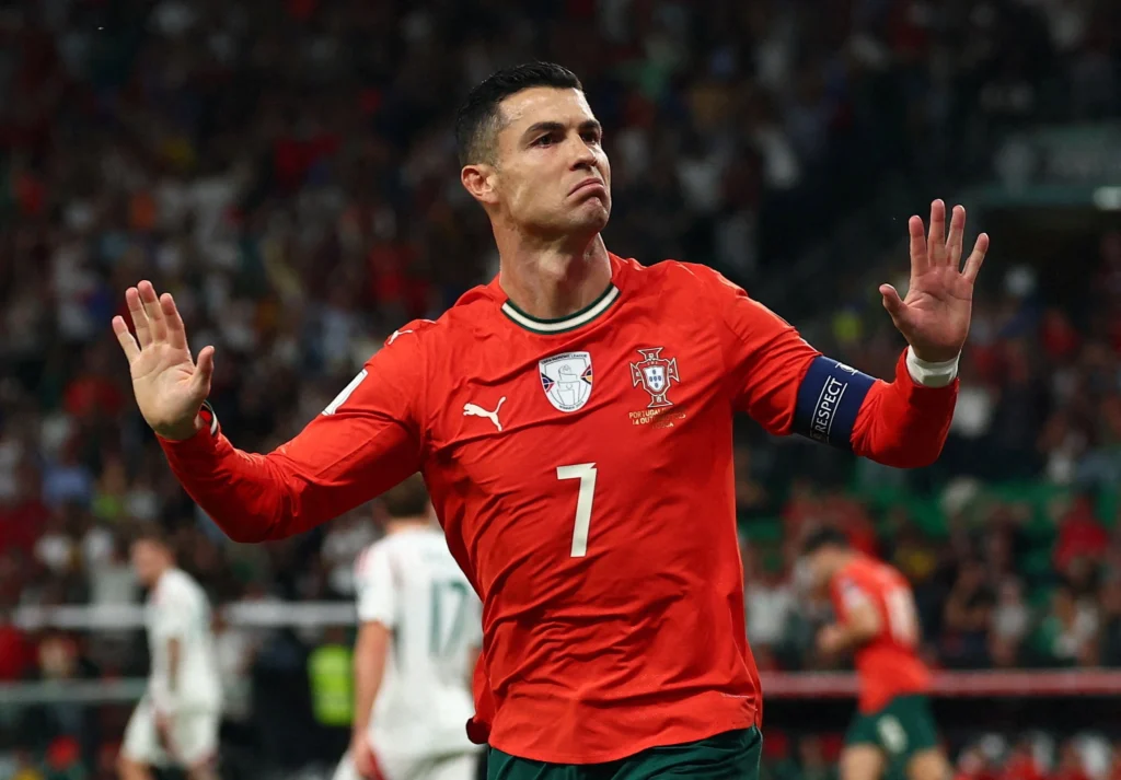 Ronaldo 41 Tuổi Chạy Đua Dự World Cup: Lời Khẳng Định Từ HLV Martínez